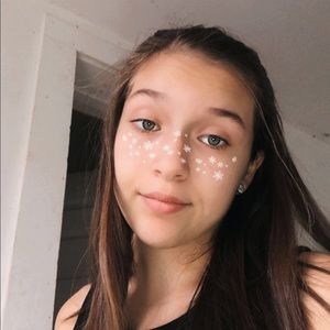 Meet your Posher, Alicia